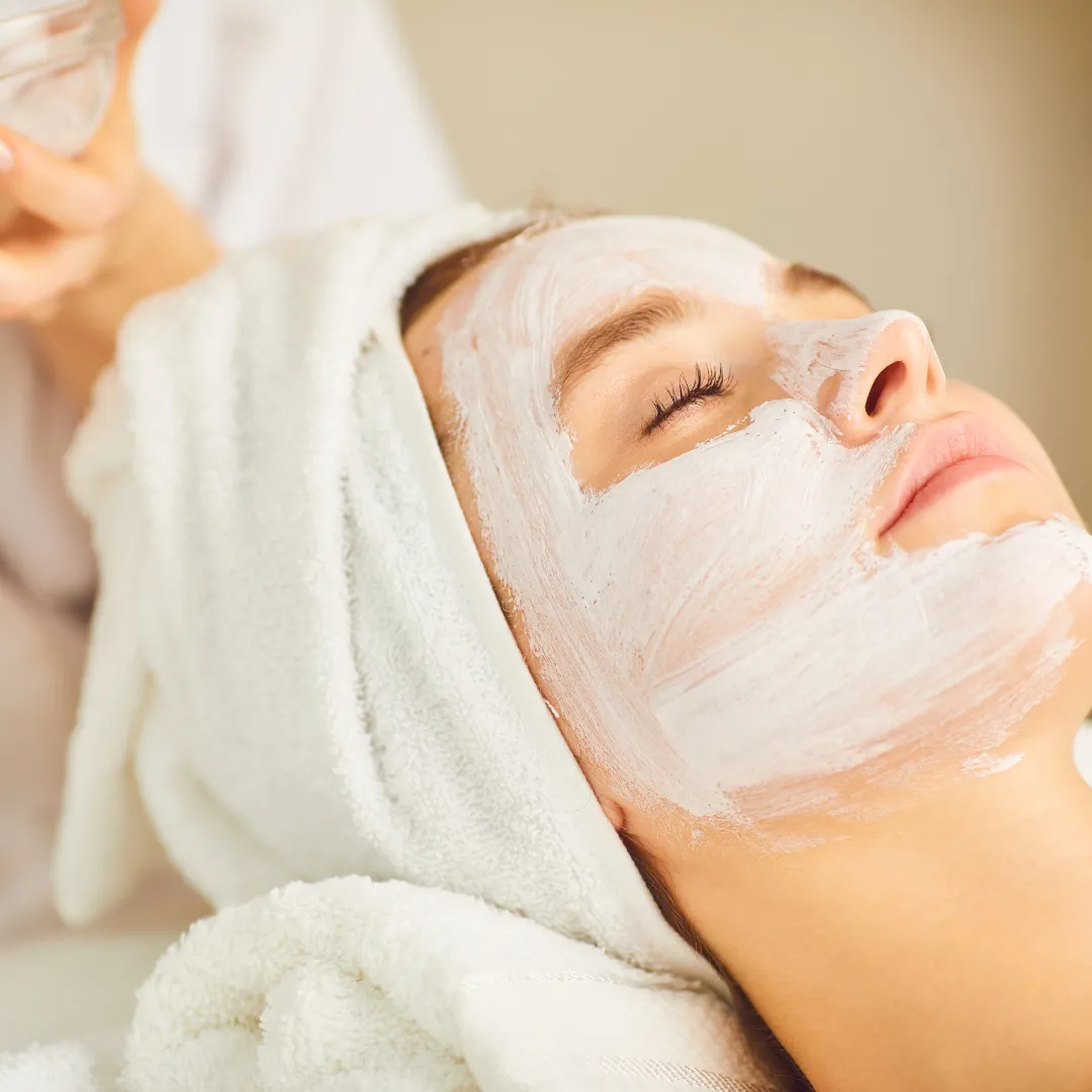 Soin Complet : Cheveux, Manicure, Pedicure & Brushing